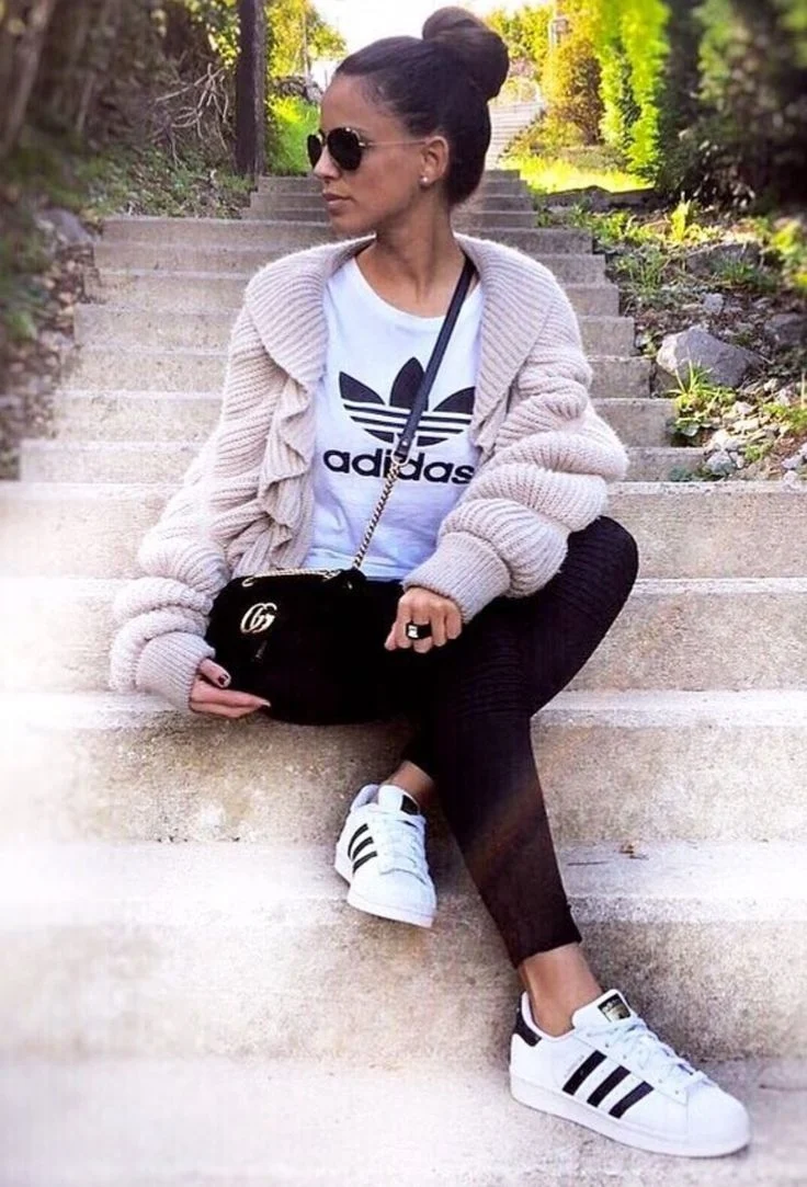 Adidas Superstar White outfit