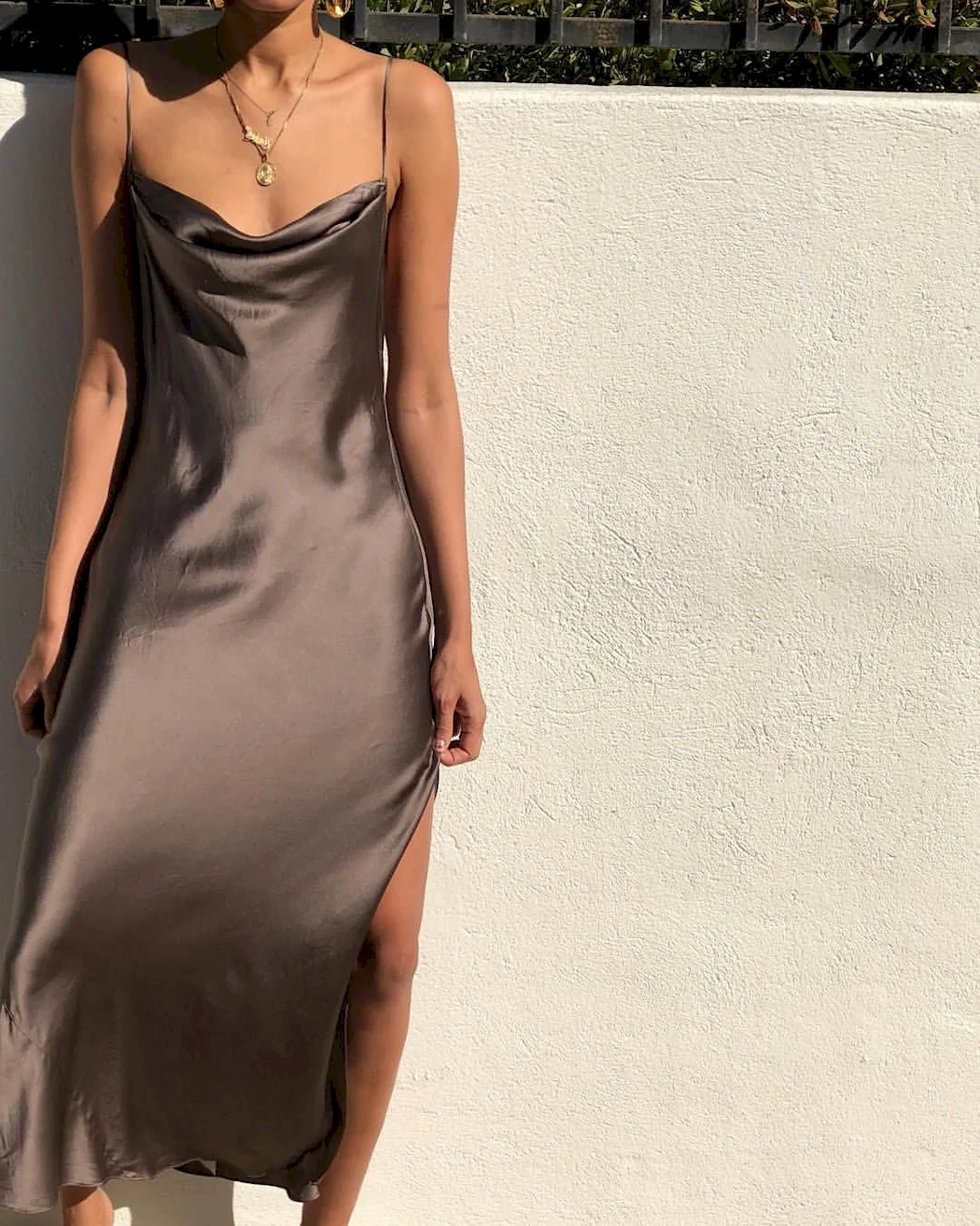 Атласное платье комбинация Maxi boohoo