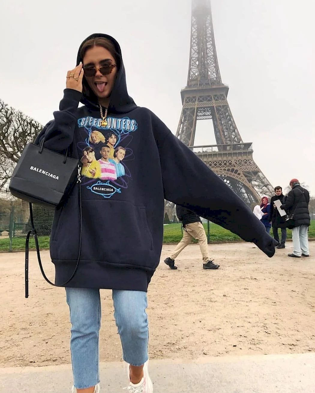 Худи Balenciaga Street Style