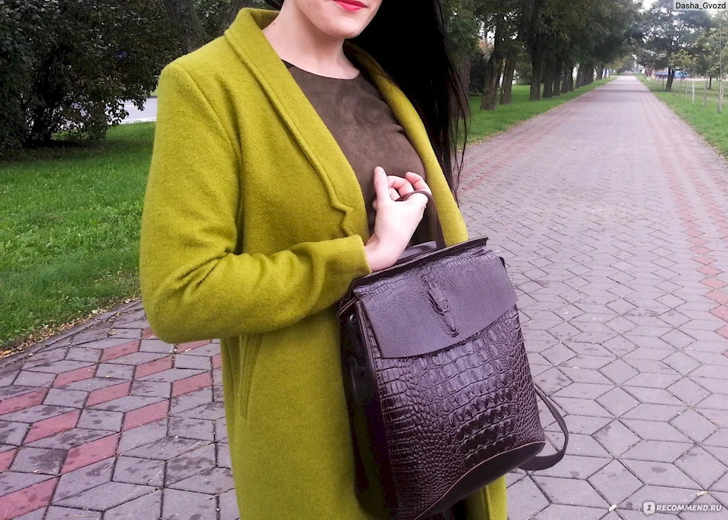Красный клатч