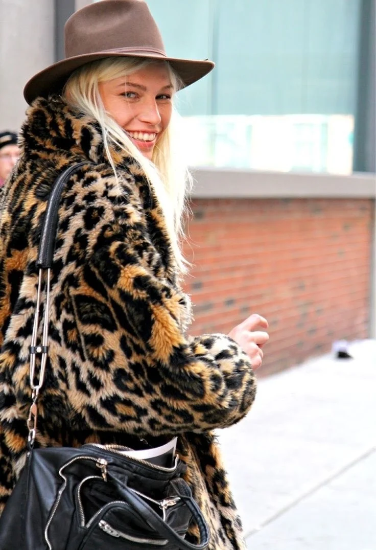 Леопардовая шуба Street Style