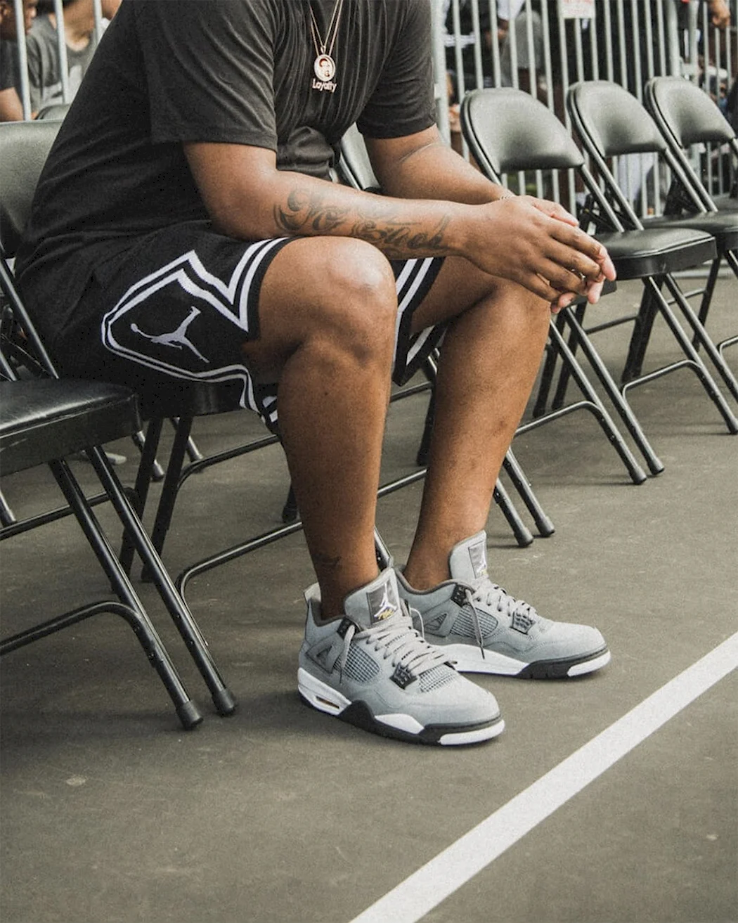 Nike Air Jordan 4 с шортами