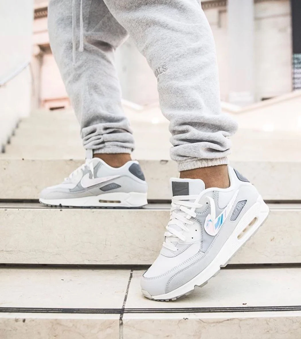 Nike Air Max 90 с джинсами