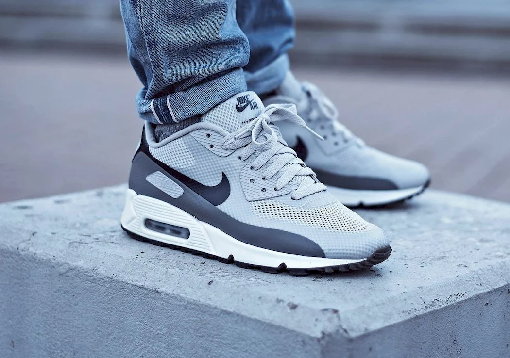 Nike Air Max 90 с джинсами