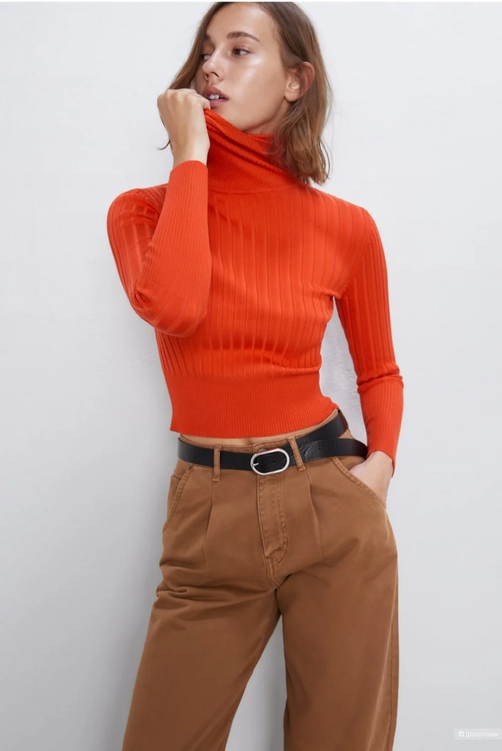 Оранжевая водолазка Zara