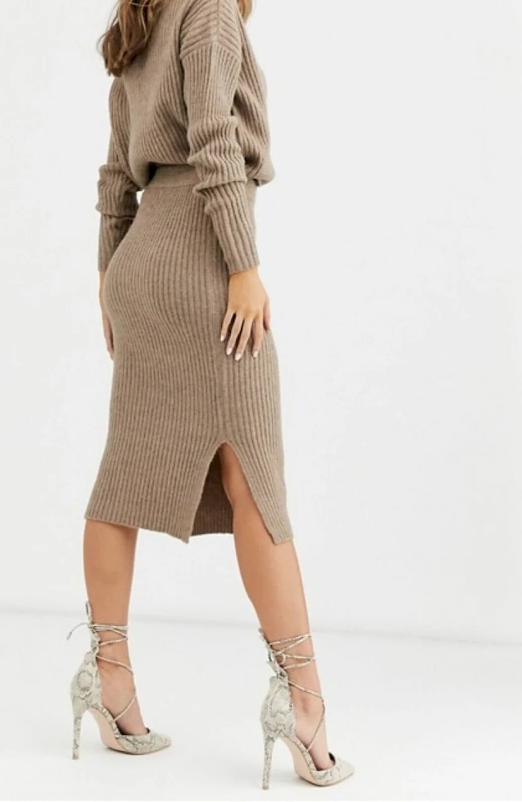 Платье Vero Moda миди бежевое
