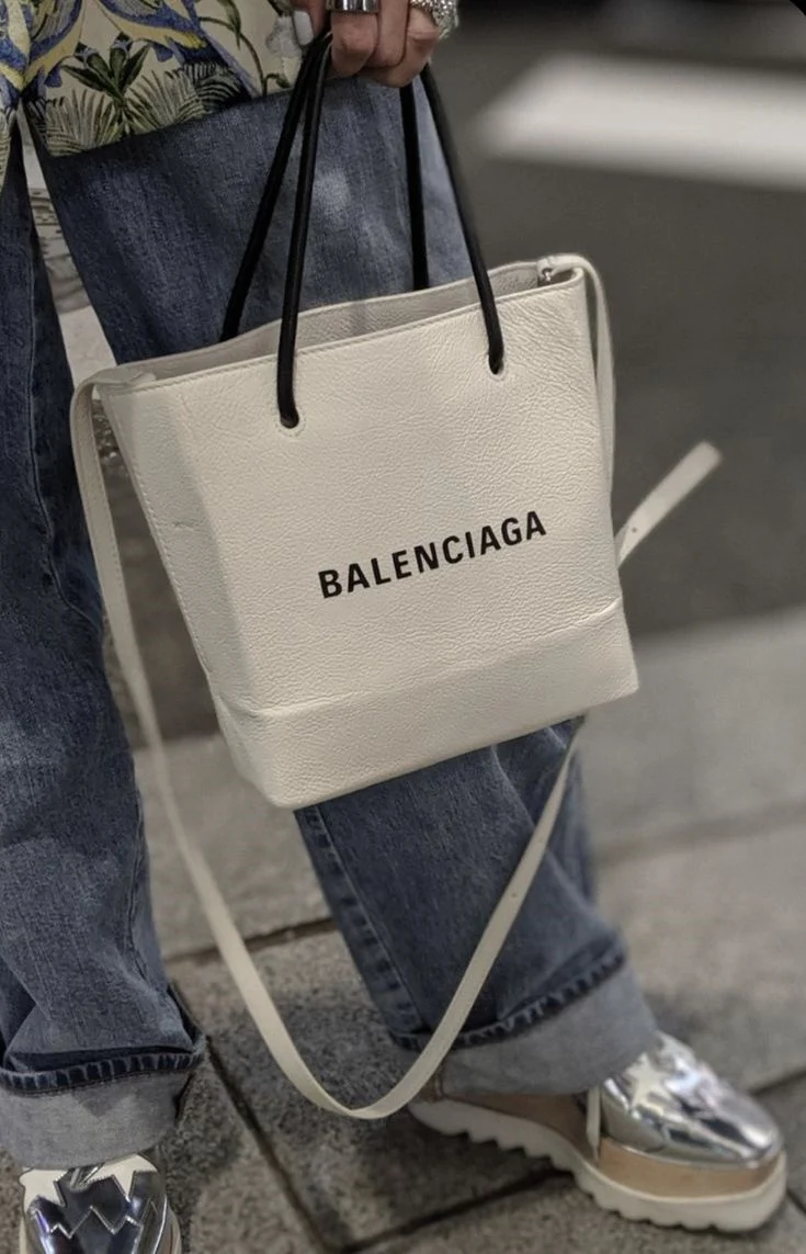Сумка Balenciaga Street Style