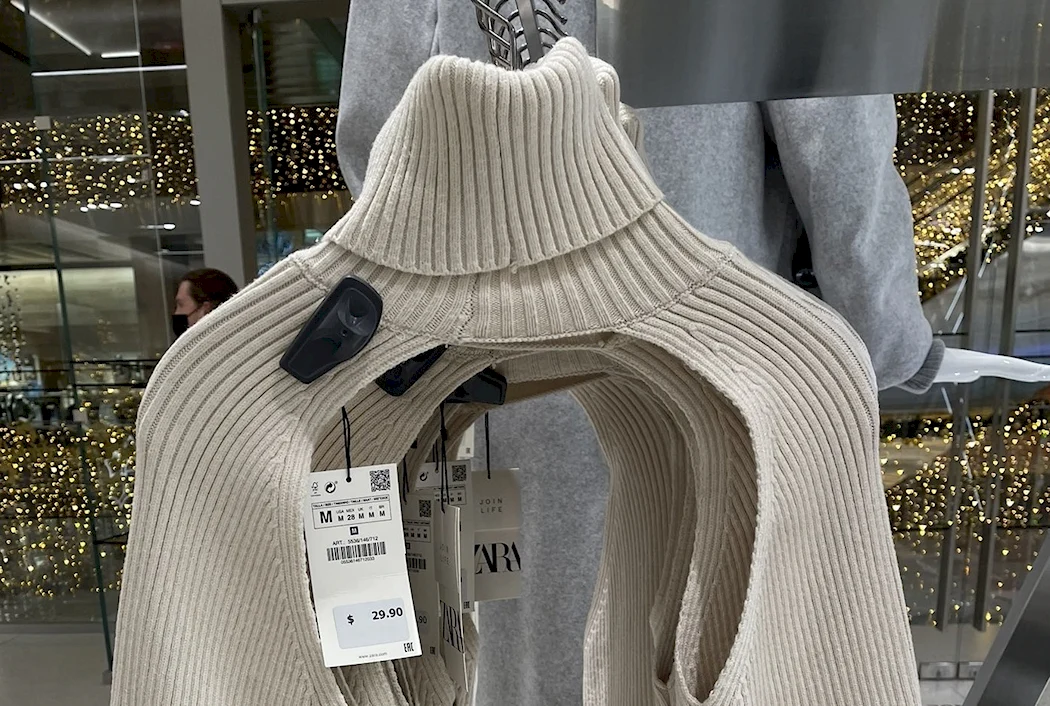 Свитер-рукава Zara