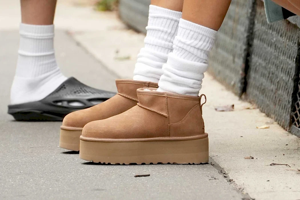 UGG Mini platform